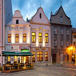 Blick auf ein Renaissancegebäude, den sog. Adam-Bau (2. Hälfte des 16. Jahrhunderts), Ing. Libor Sváček, archiv Vydavatelství MCU s.r.o. Blick auf ein Renaissancegebäude, den sog. Adam-Bau (2. Hälfte des 16. Jahrhunderts), Ing. Libor Sváček, archiv Vydavatelství MCU s.r.o.